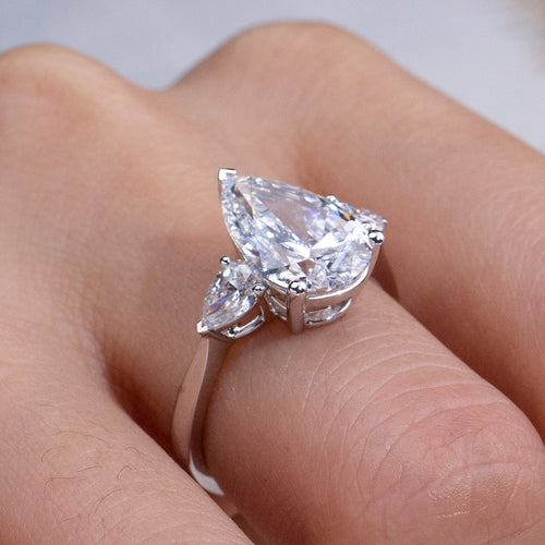 2ct Pear Lab-Grown Diamond Three-Stone Ring in 18K White Gold US 5.5